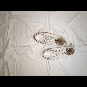 {white converse}